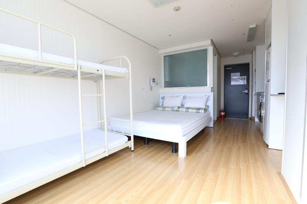 Hostel Phil House Guri Zimmer foto