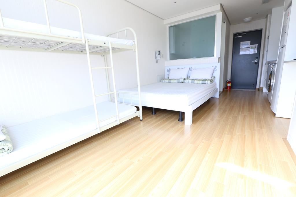 Hostel Phil House Guri Zimmer foto