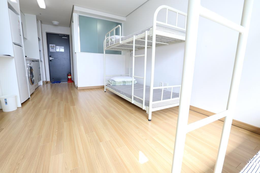 Hostel Phil House Guri Zimmer foto