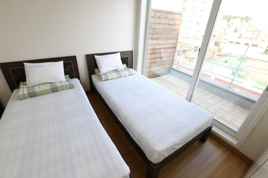 Hostel Phil House Guri Zimmer foto