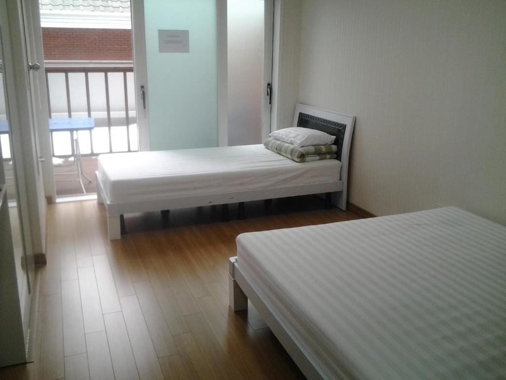 Hostel Phil House Guri Zimmer foto